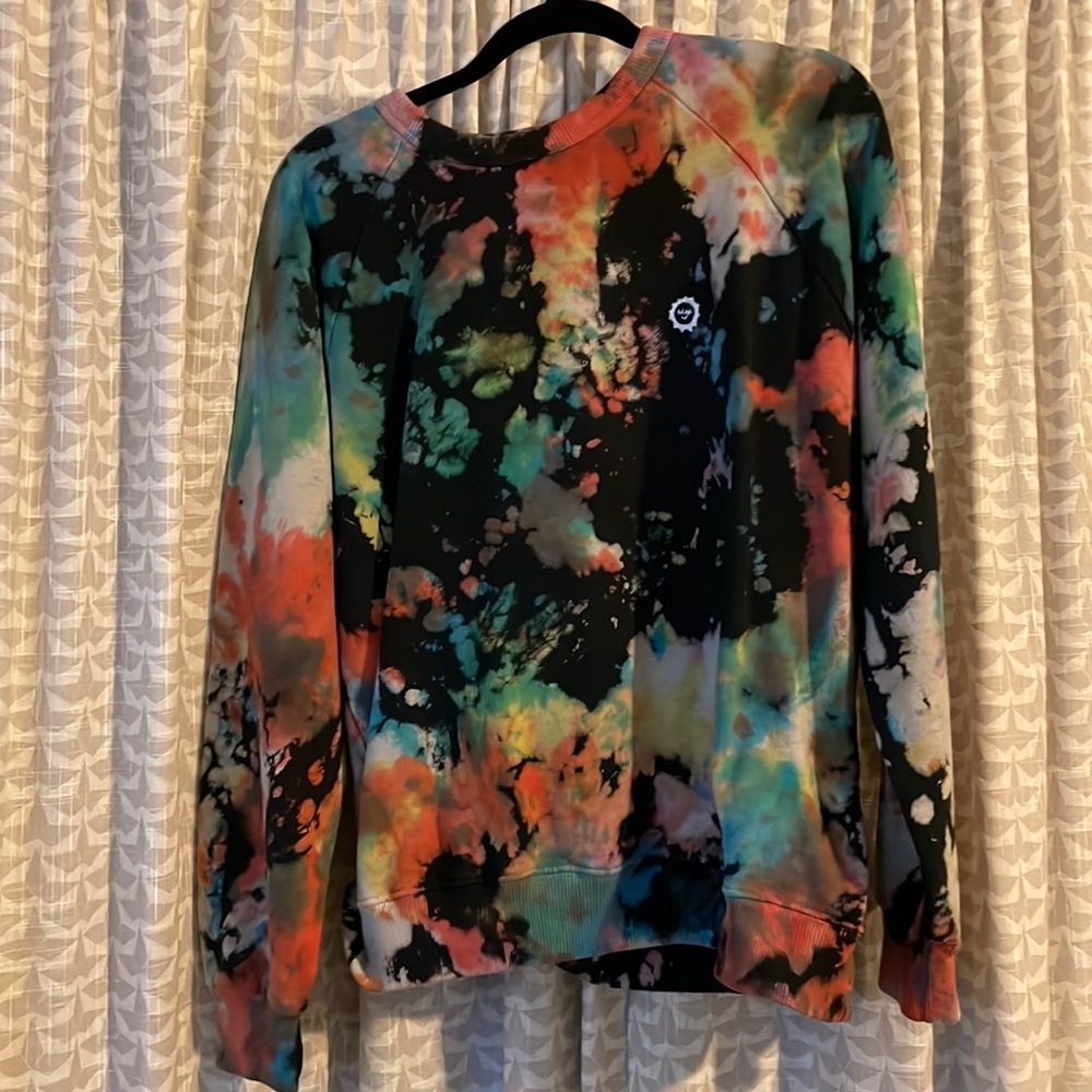 Big Bud Press dyed medium pull over sweater magic water rainbows